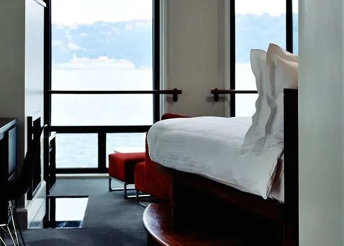 Sumahan - On The Water Hotel