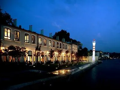 Sumahan - On The Water Hotel